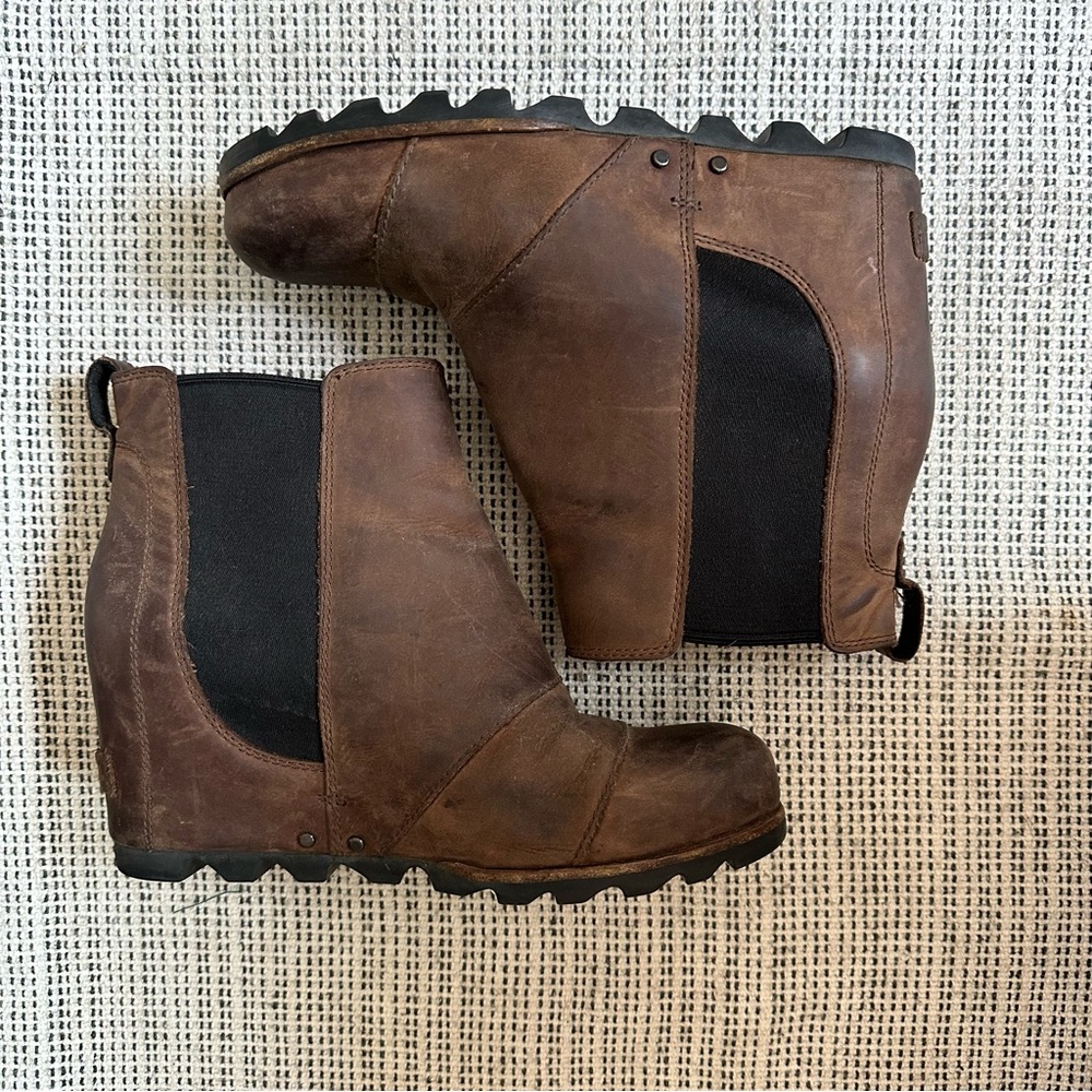 SOREL Women’s Joan of Arctic Wedges. Size 8.
